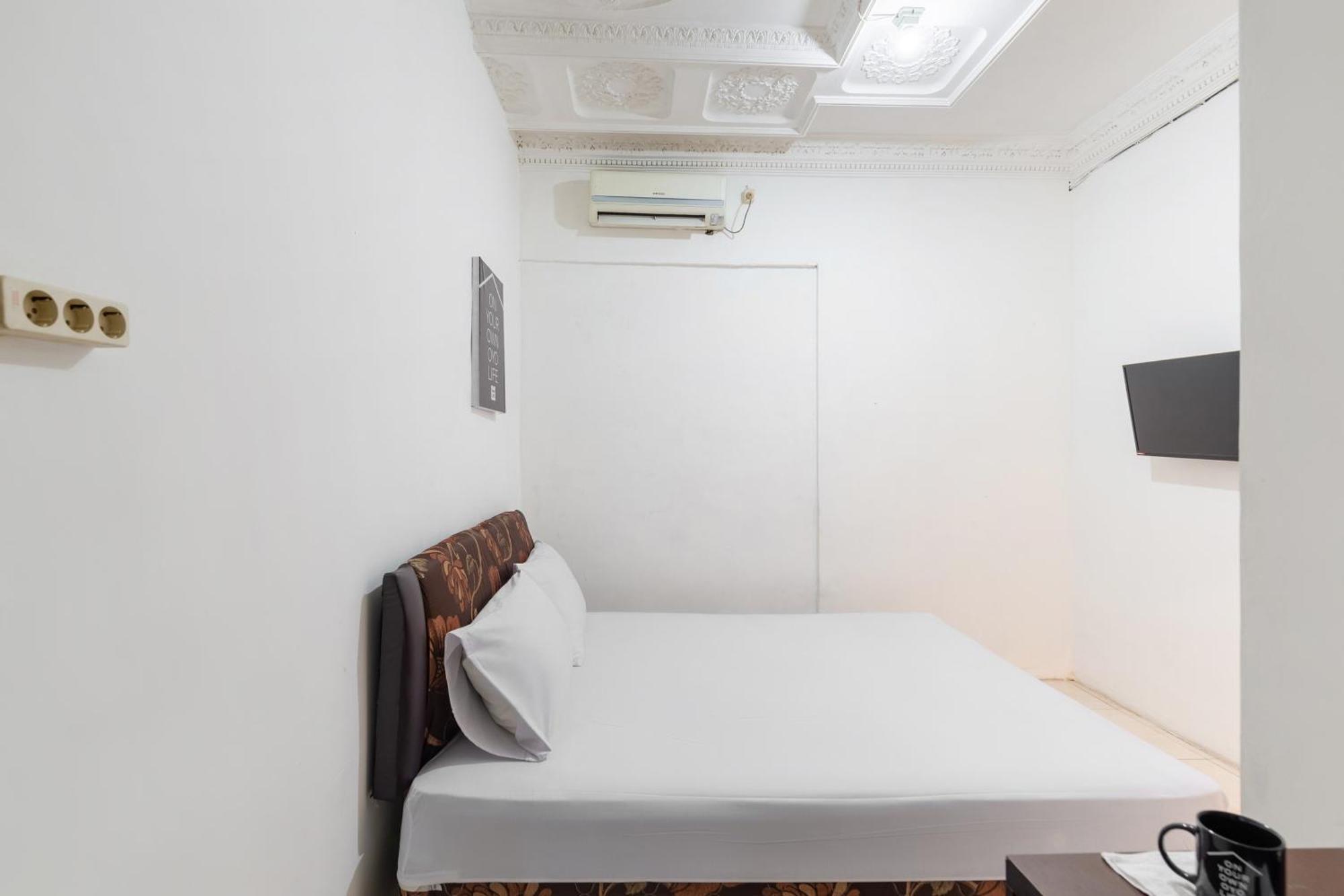 Oyo Life 2108 Griya Aisyah Residence Surabaya Buitenkant foto