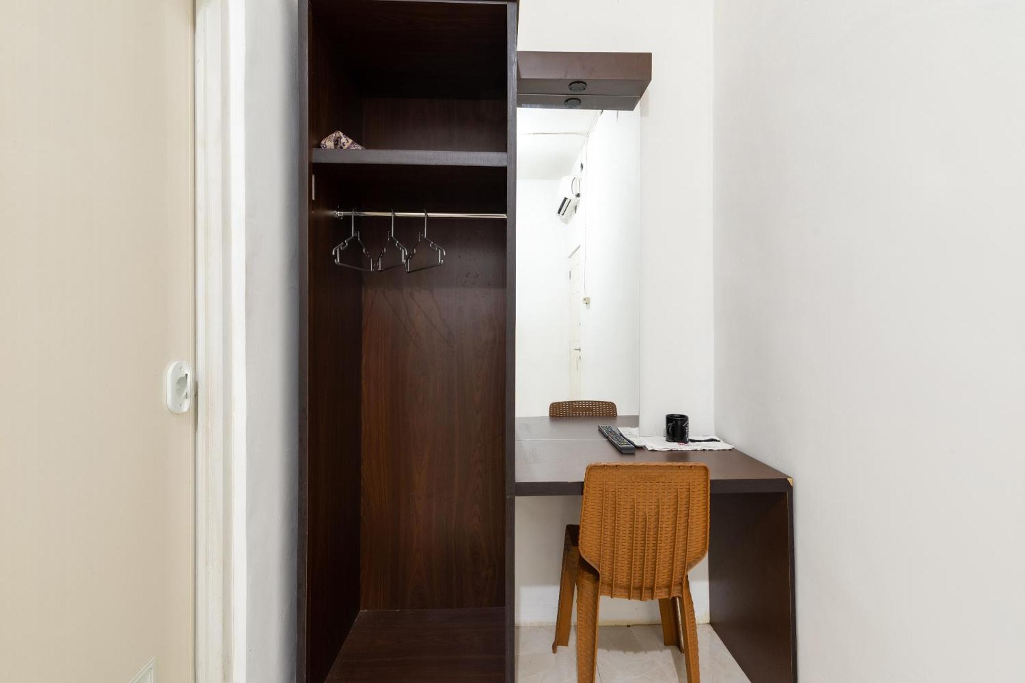Oyo Life 2108 Griya Aisyah Residence Surabaya Buitenkant foto
