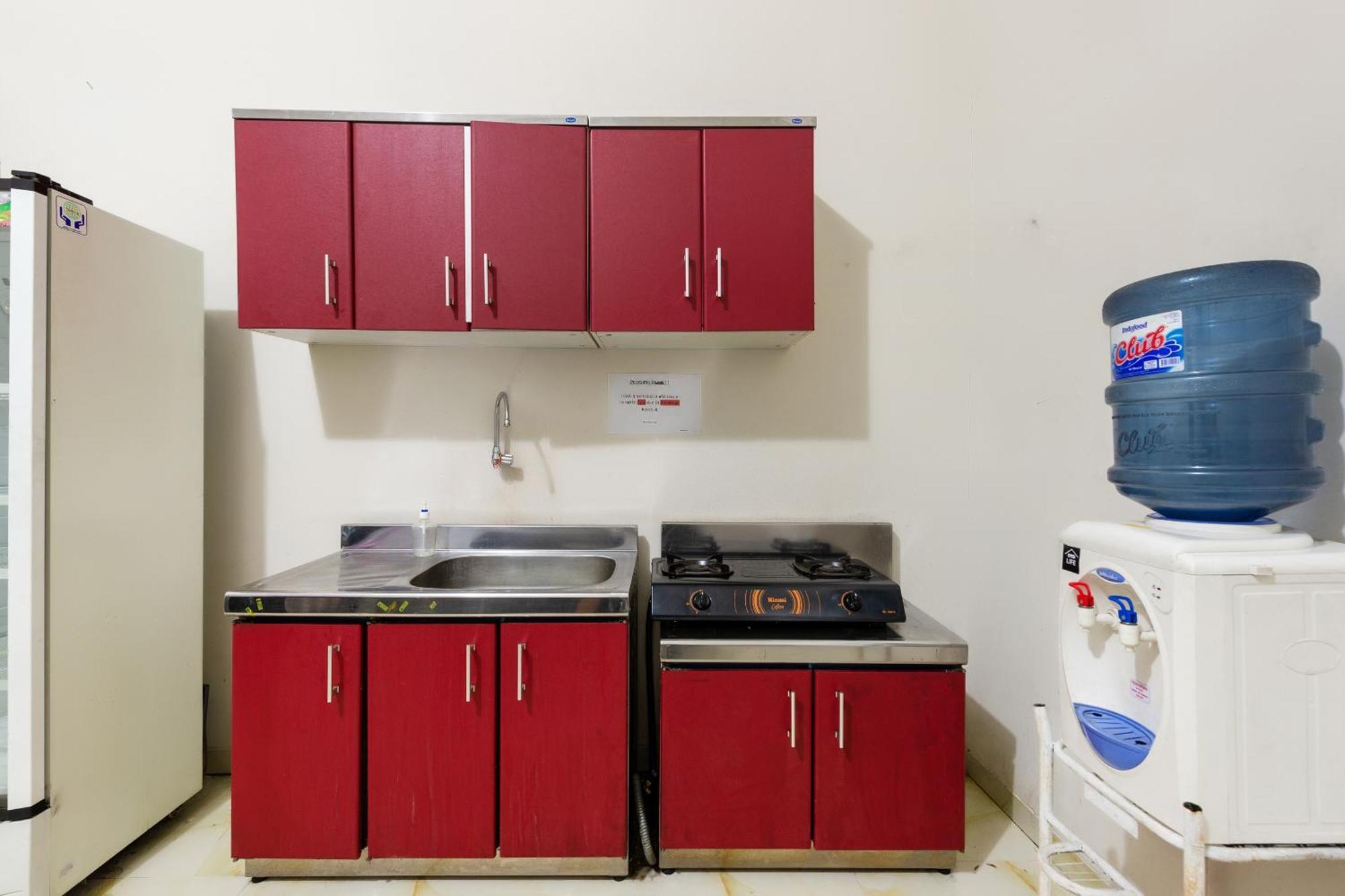 Oyo Life 2108 Griya Aisyah Residence Surabaya Buitenkant foto